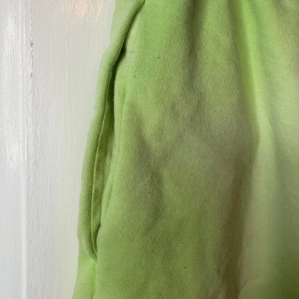 The North Face Mens Shorts  Relaxed Fit Tie Dye Green Size medium